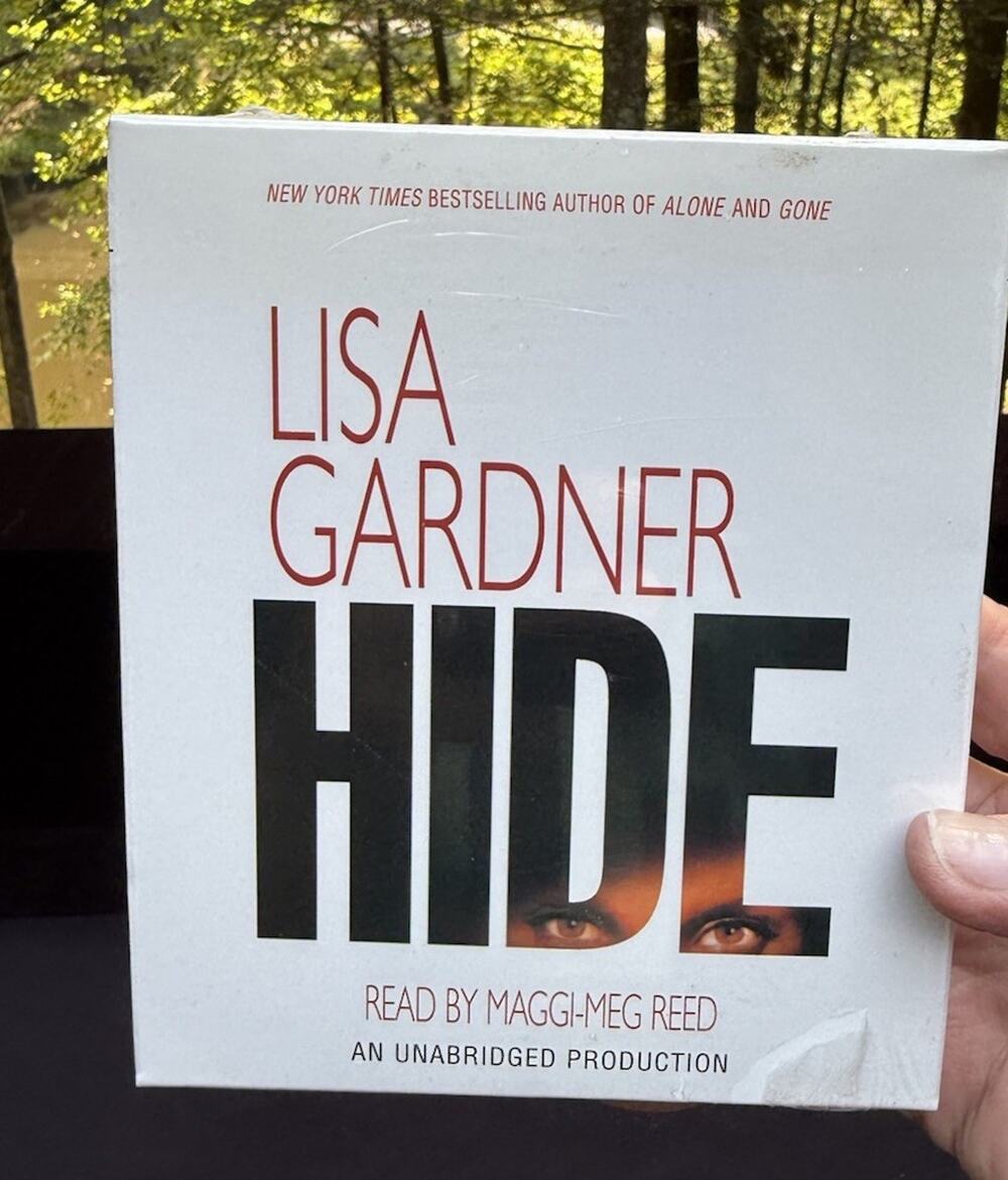 Lisa Gardner Audiobook Hide On Four Cds Compact Disc Read By Maggie Reid EUC B4